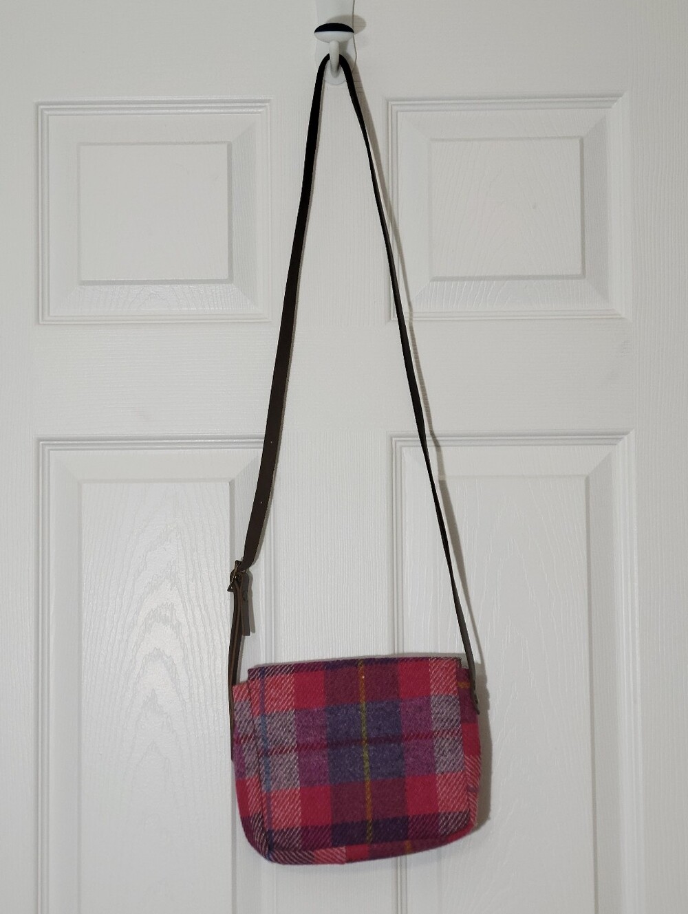 Harris Tweed Hand Woven in Scotland Wool Pink Plaid Crossbody Bag - Picture 12 of 14